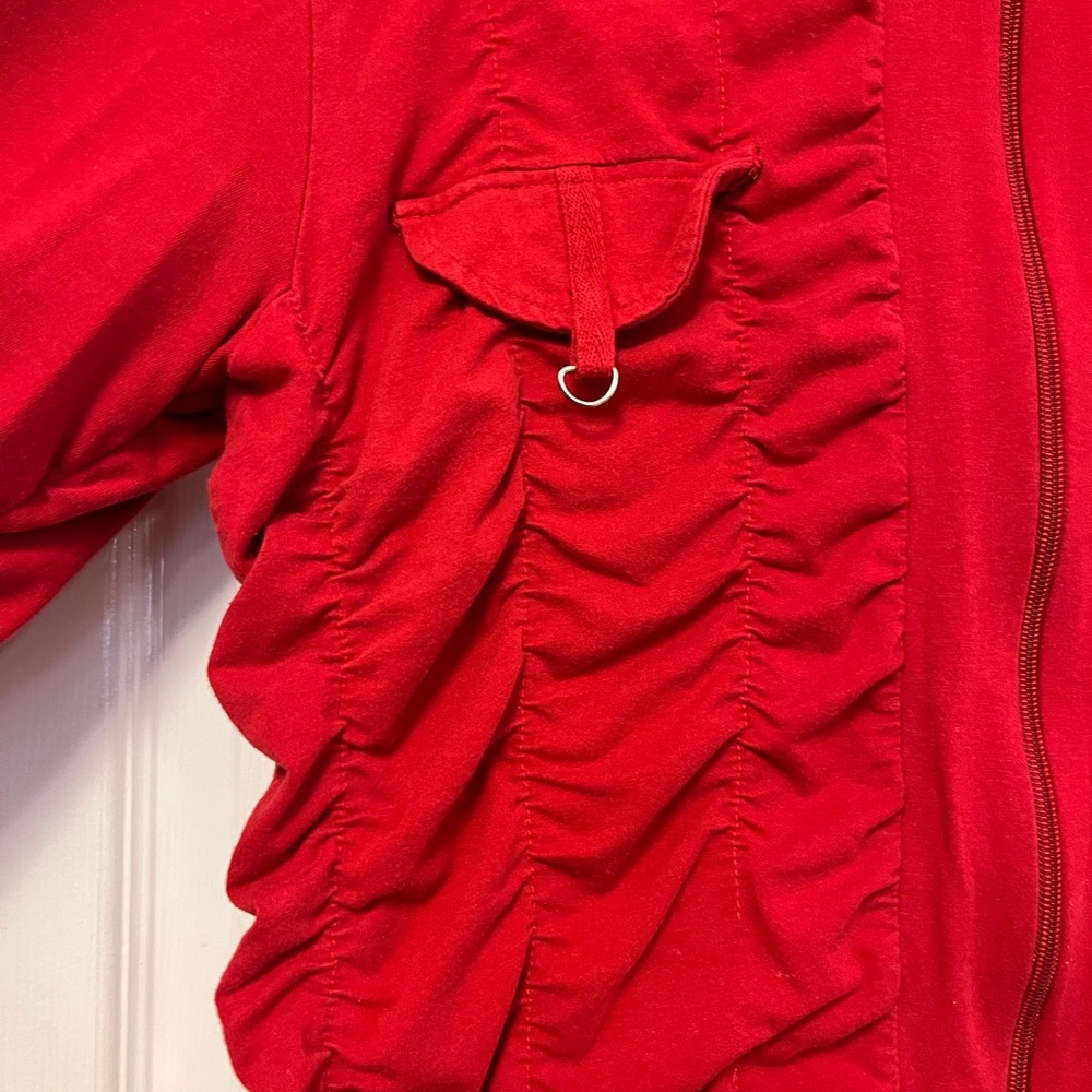 Red Rouched Hoodie - Picture 6 of 6